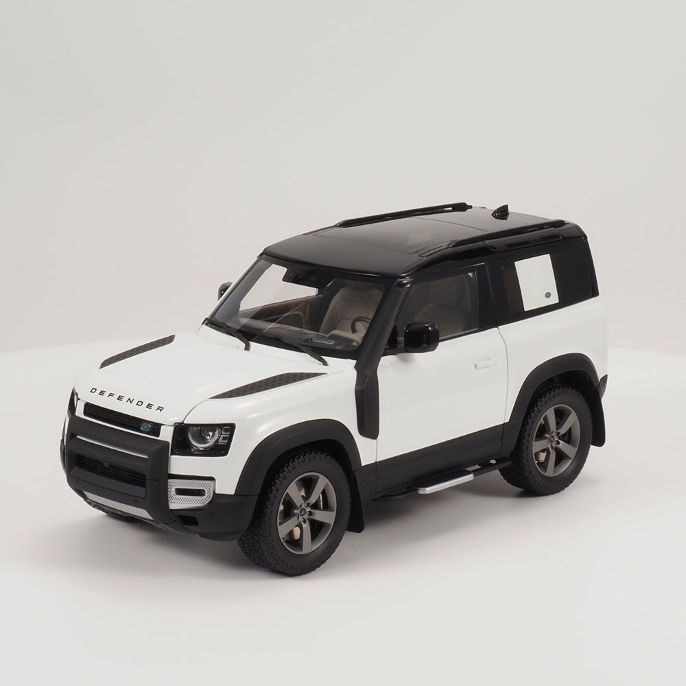 Defender 90 Scale Model 1:18 - Fuji White